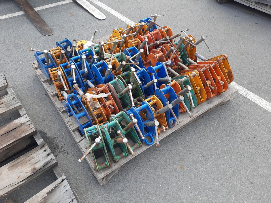 <p>Qty Of Beam Clamps 2T</p>