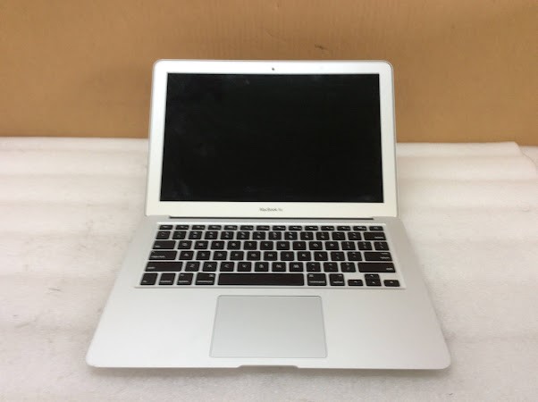 APPLE MACBOOK AIR(A1466)(EMC3178) Laptop I5-5350U 8GBRAM/NO HDD Silver