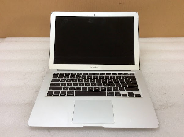 APPLE MACBOOK AIR(A1466)(EMC2559) Laptop I5-3427U 4GBRAM/NO HDD Silver