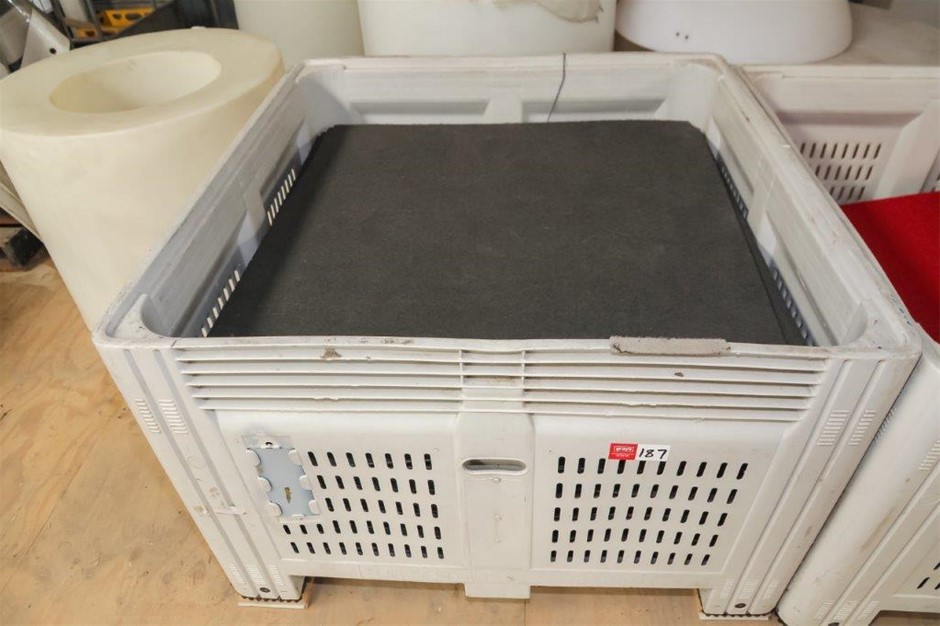 Carpet Tiles with Poly Tub