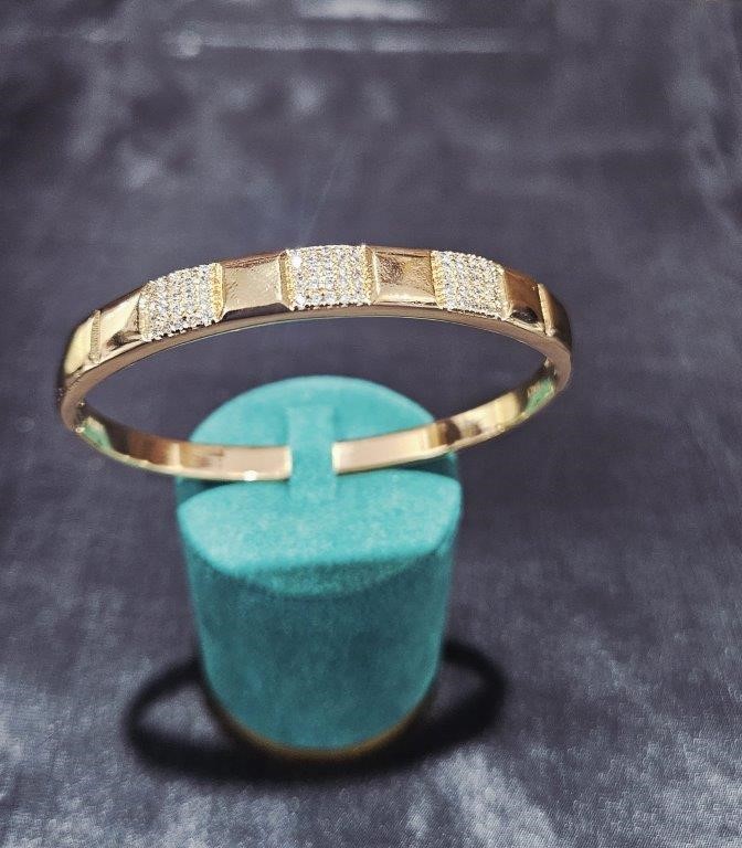 18K/ITALY Solid Gold Filled Bangle -(Stamped 18K/Italy)