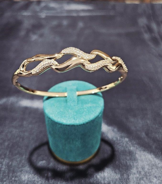 18K/ITALY Solid Gold Filled Bangle -(Stamped 18K/Italy)