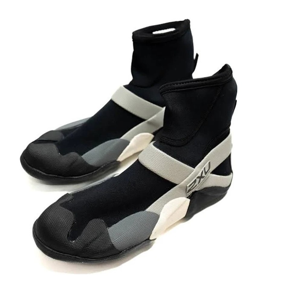 2XU Unisex Propel Neoprene Ankle Cut Swim Booties. Size [US 12/ AU 11], Bla