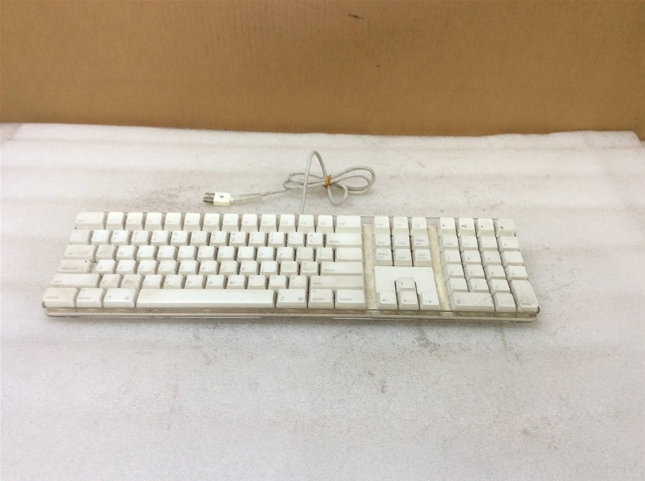 Apple A1048 White Wired USB Keyboard