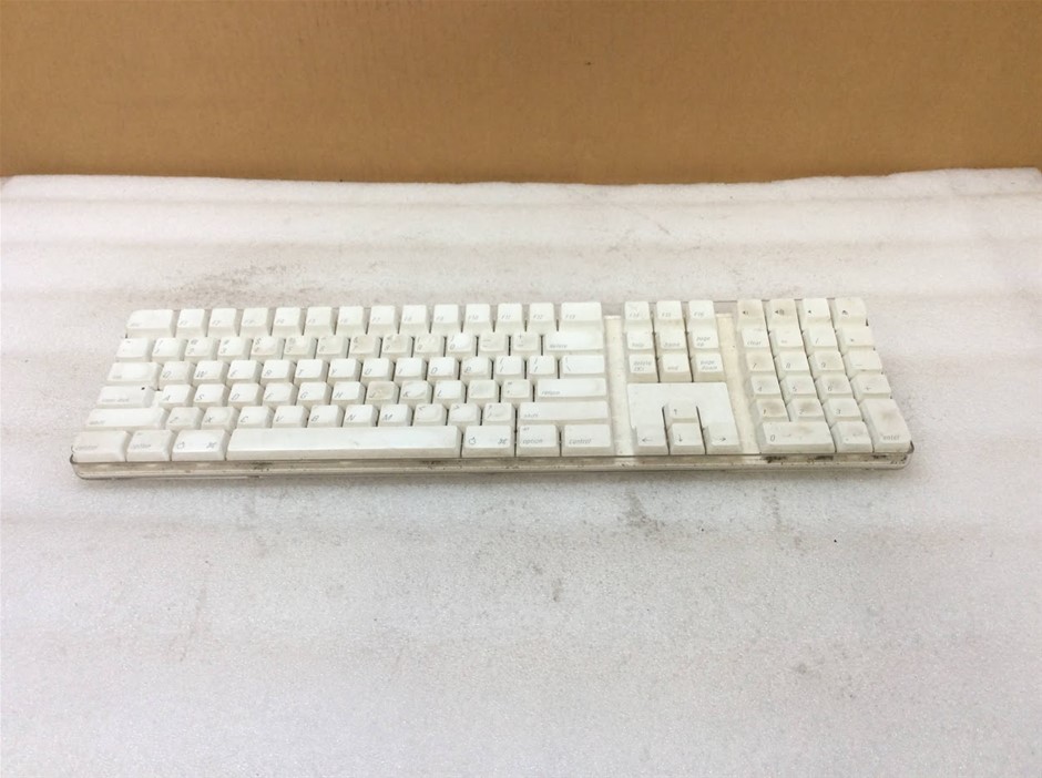 Apple A1016 White Wireless Keyboard