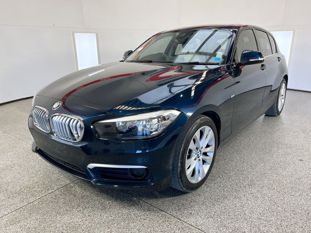 2016 BMW 1 Series 118i F20 Automatic - 8 Speed Hatchback