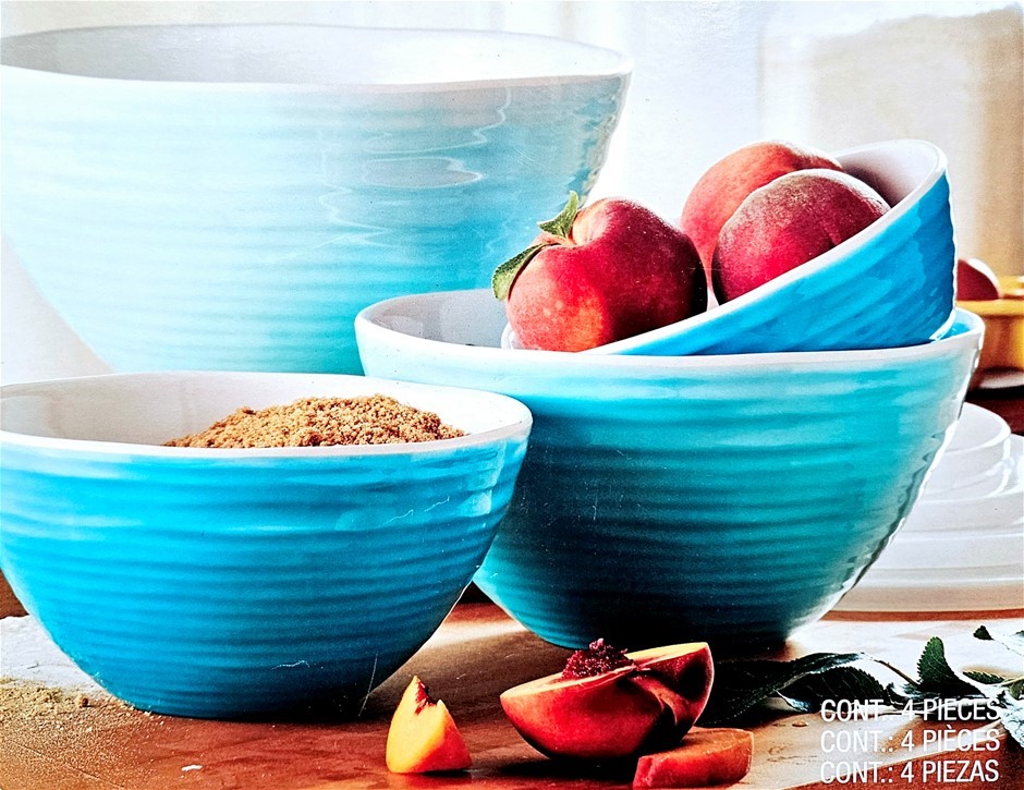 MELAMINE 4-Piece Bowl Set w/ Lids, Blue. NB: Not in original packaging & 1