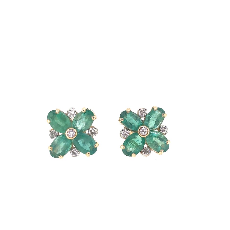 3.75ct 8 Oval Emerald & 0.22ct 10 Stones F-G/VS-SI Dia 18K 2 Tone Gold