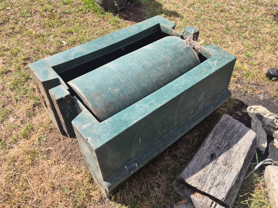 Molasses Lick Feeder