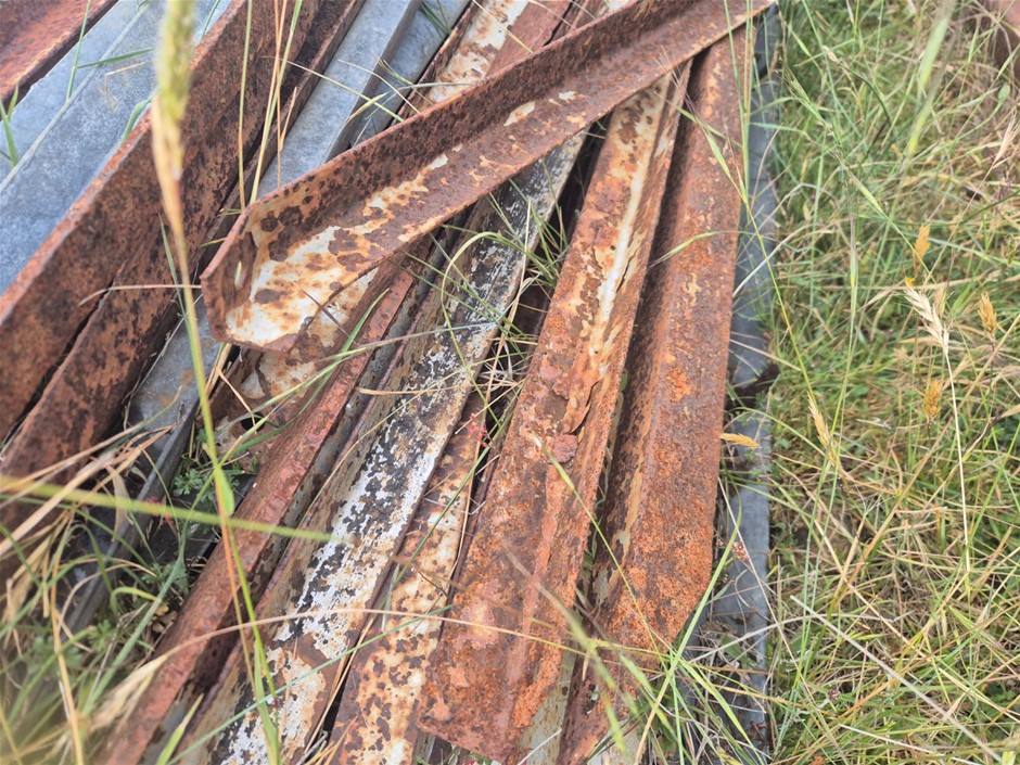 Quantity Light Steel - Angle