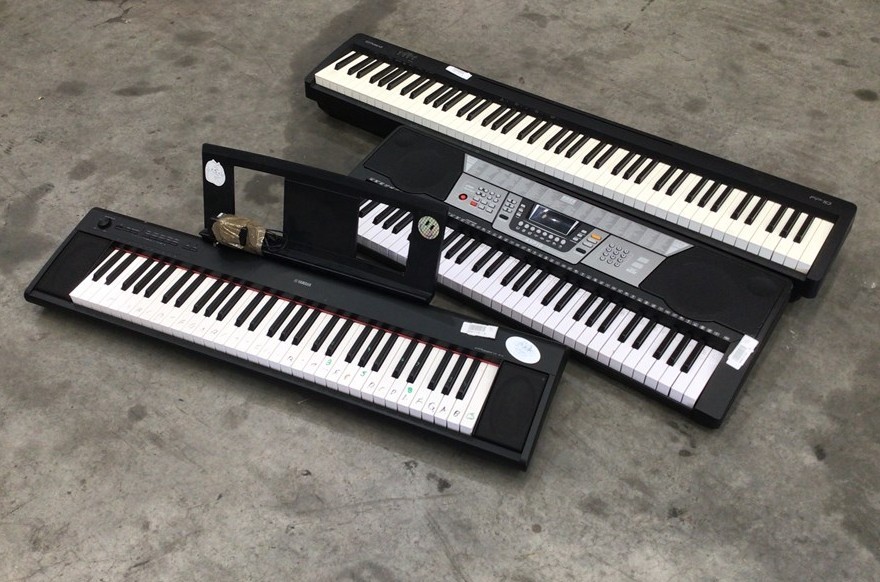<p>Keyboard Piano x3</p>