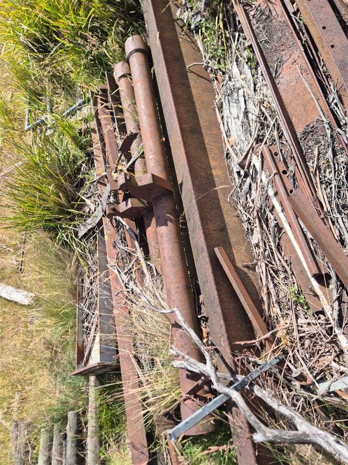 Quantity of Assorted Scrap Steel