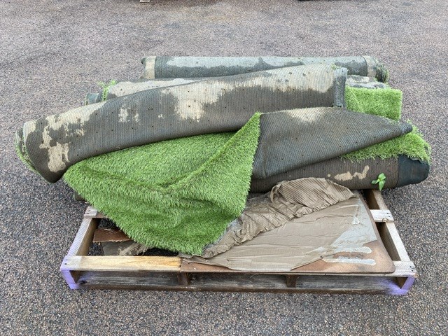 <p>Rolls of Artificial Grass x4</p>