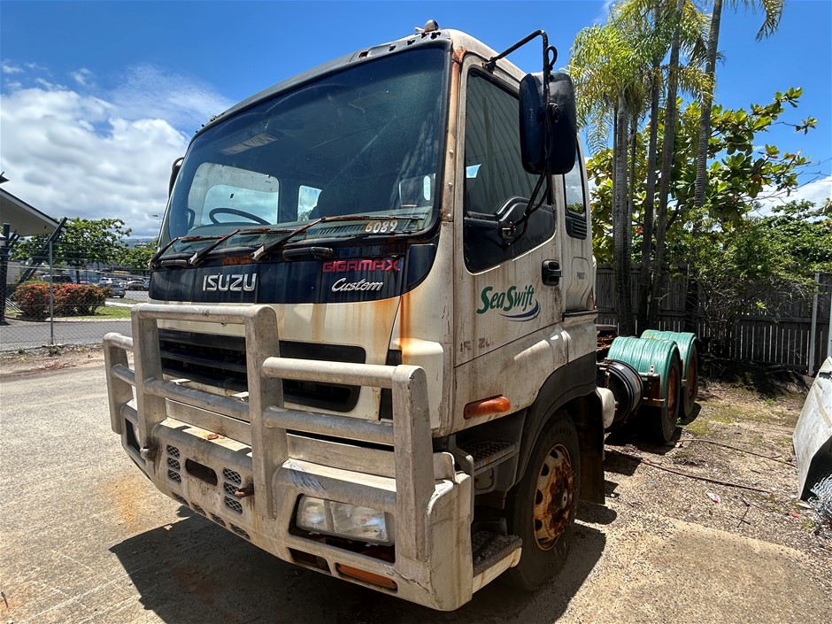 2002 Isuzu Gigamax 6 x 4 Prime Mover Truck