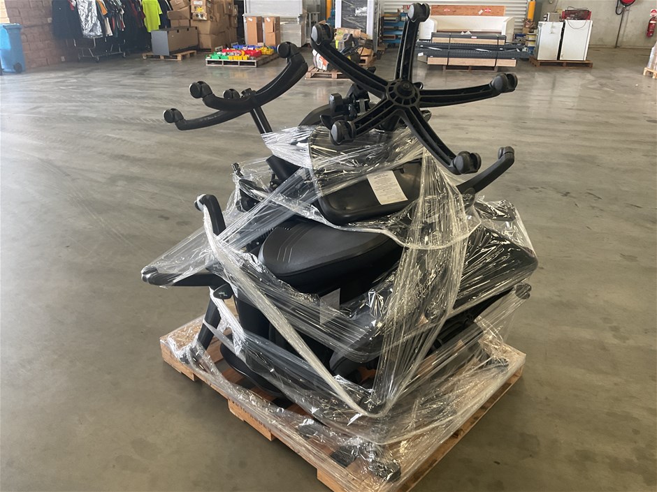 <p>Office Chairs Assorted Approximately 7</p>