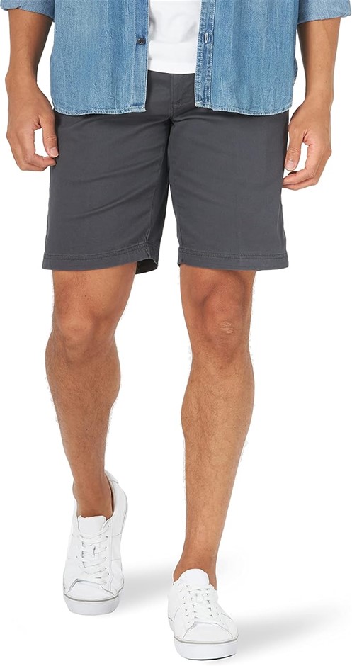 LEE Men's Extreme Motion Shorts, Size 40, Charcoal, 104183503. Buyers Note