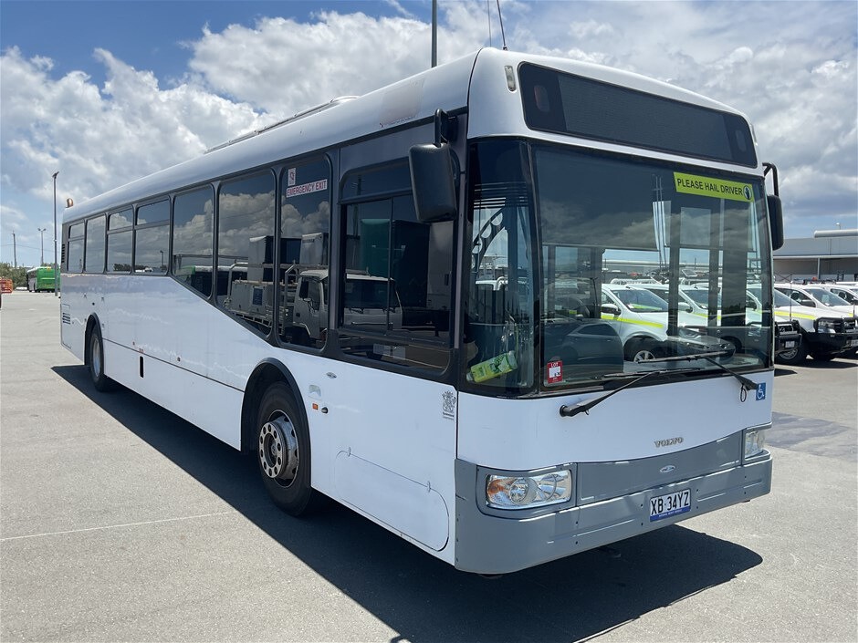 <p>2005 Volvo B12 4 x 2 Bus</p>