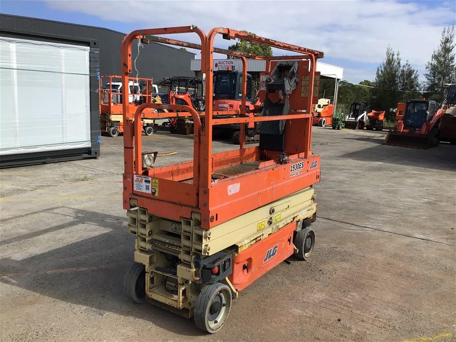 <p>2015 JLG 1930ES Scissor Lift</p>