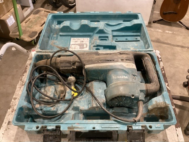 Makita HR5212C Demolition Hammer