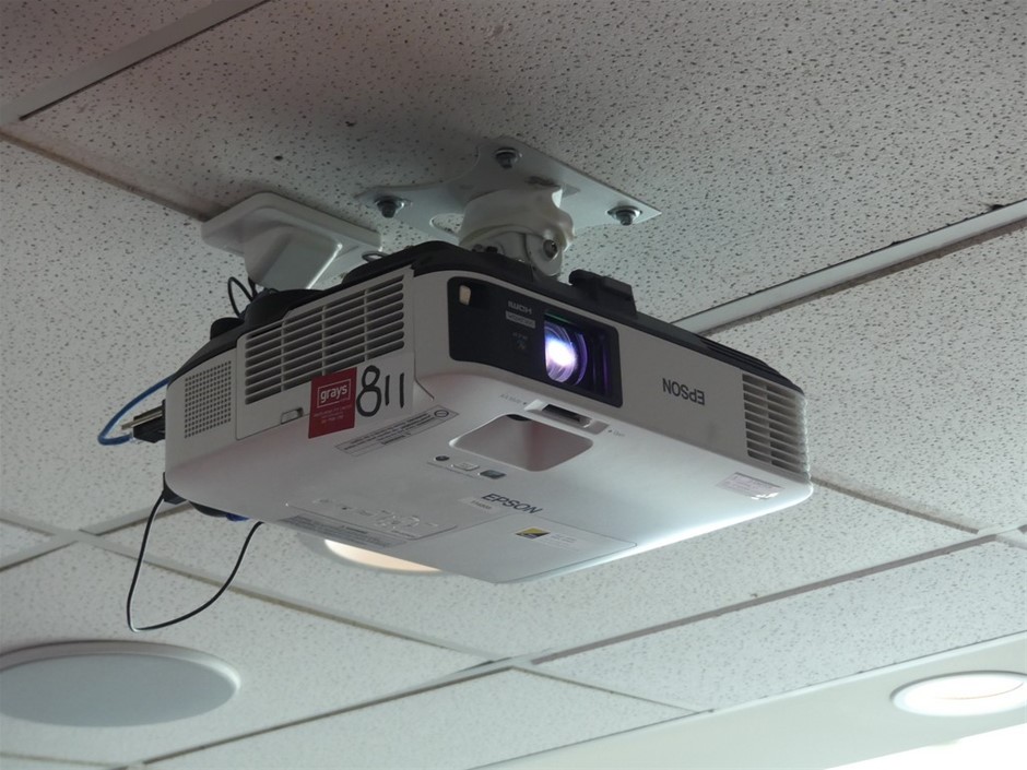 Epson EB-2250U Projector And Automated Screen Combination
