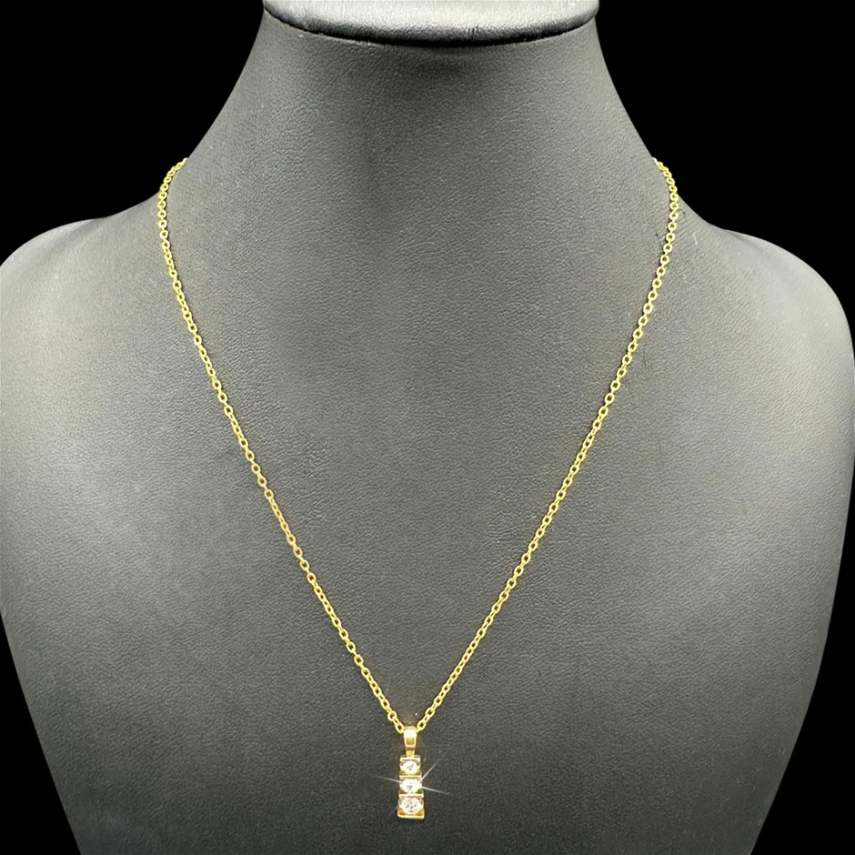 Stunning 18ct Heavy Yellow Gold Plated Simulated Diamond Drop Pendant