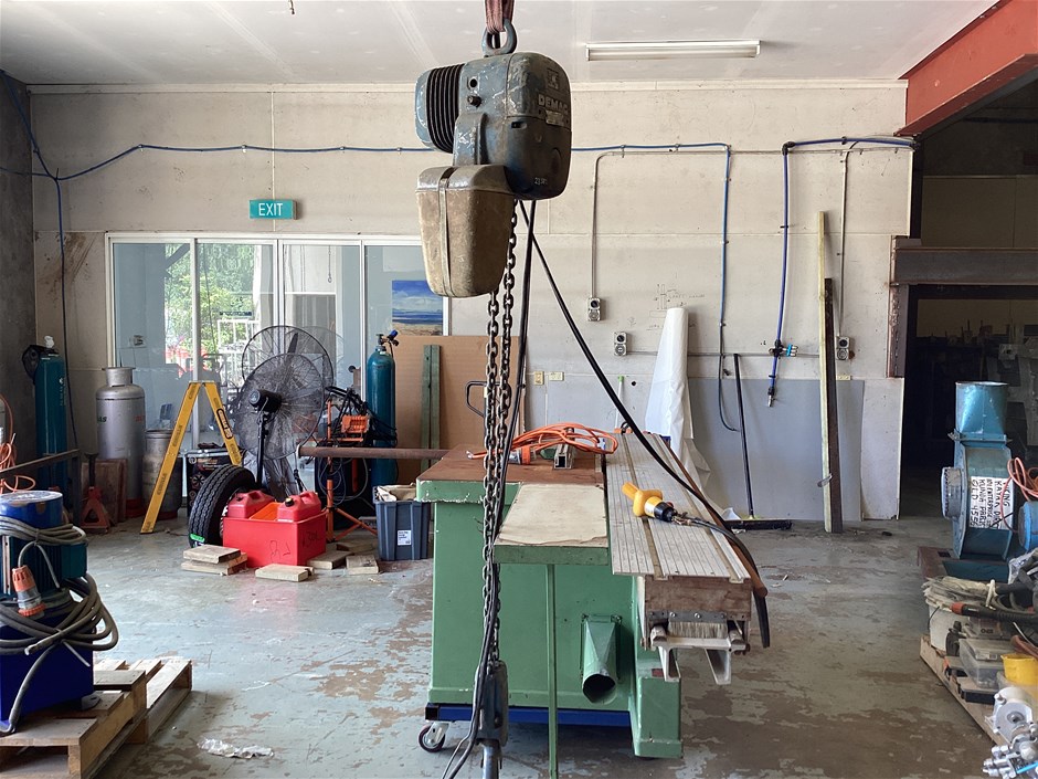 <p>Demag Junior Electric Gantry Winch</p>