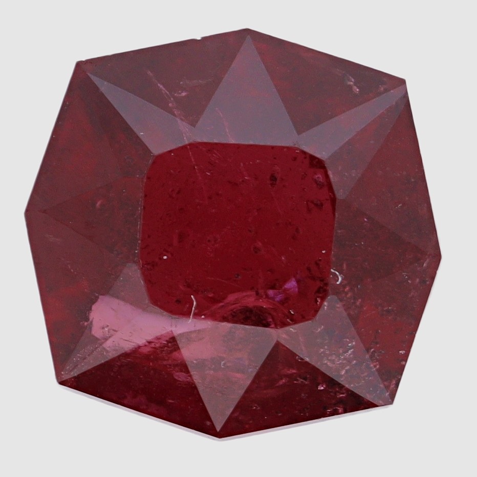 2.95 Carats Pinkish Red Garnet