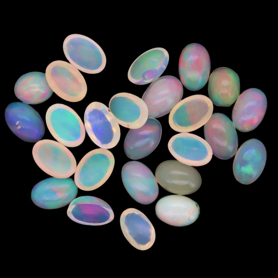 7.83 Carats White Color-Play Opal