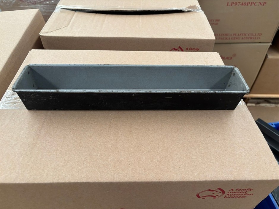 Assorted Metal Trays, Approx x70 units