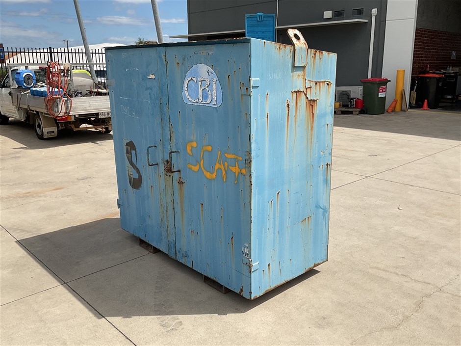Heavy duty plate steel site wardrobe box.