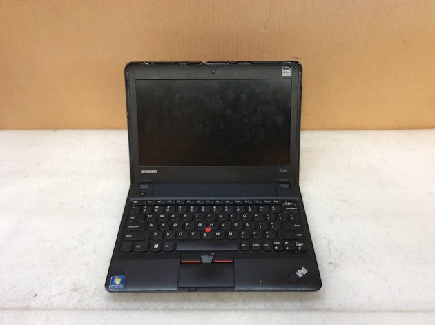 Lenovo ThinkPad X131e Laptop CELERON 887 4GBRAM/500GB Red