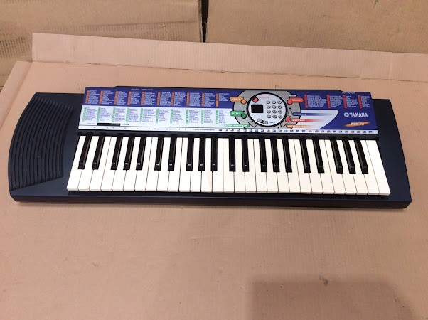 Yamaha PSR-74 Portable Electronic Keyboard