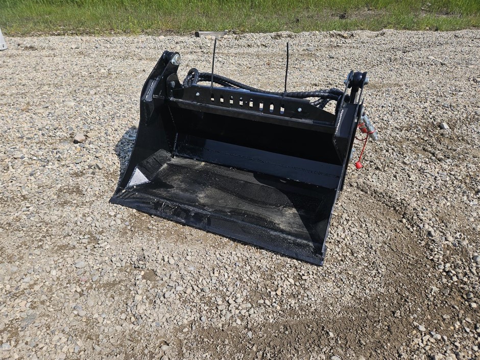 Unused 2026 GIYI GY-XKH39 Mini Skid Steer 4 in 1 Bucket 