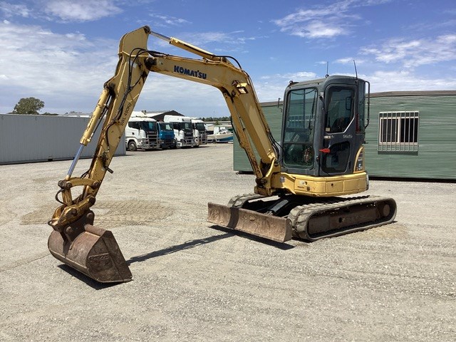 <p>Komatsu  PC40MR-2 Hydraulic Excavator</p>