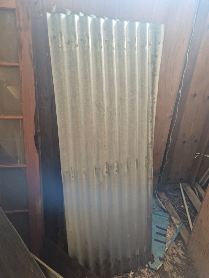 Large Quantity Used Roofing Iron