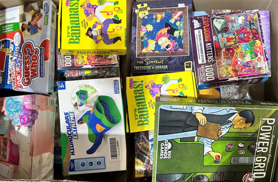 17 x Toy & Game Bundle: Hasbro Guess Who, Bananas Game, Highlights Puzzle,