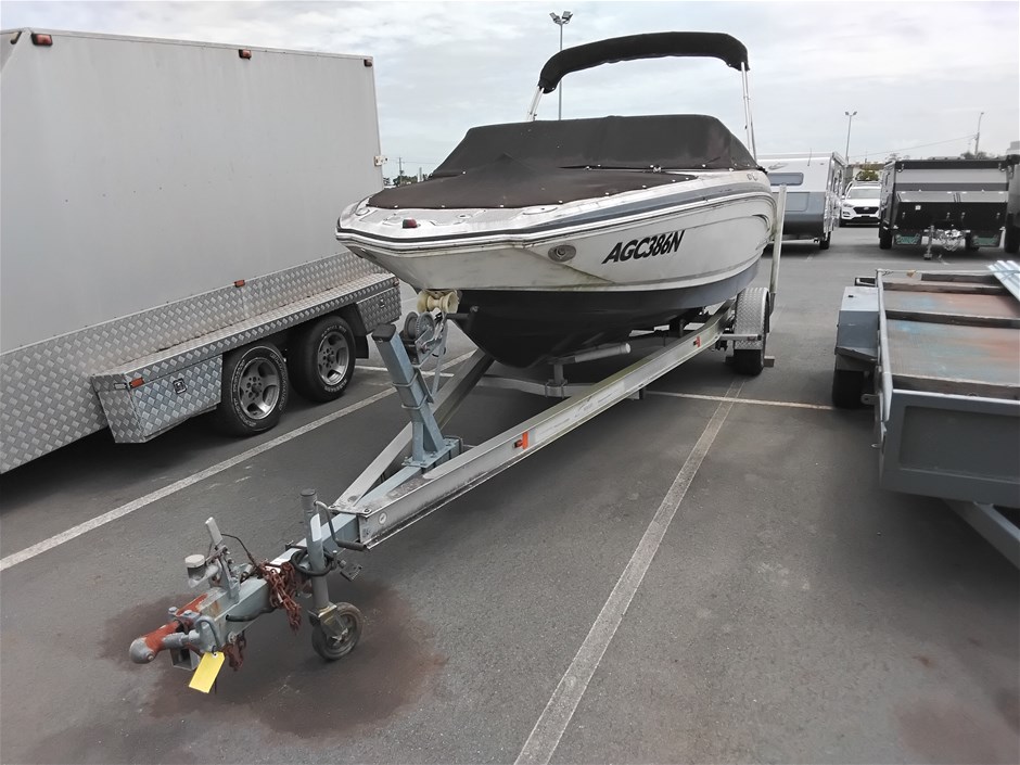 2010 Chaparral 19SSi Power Boat