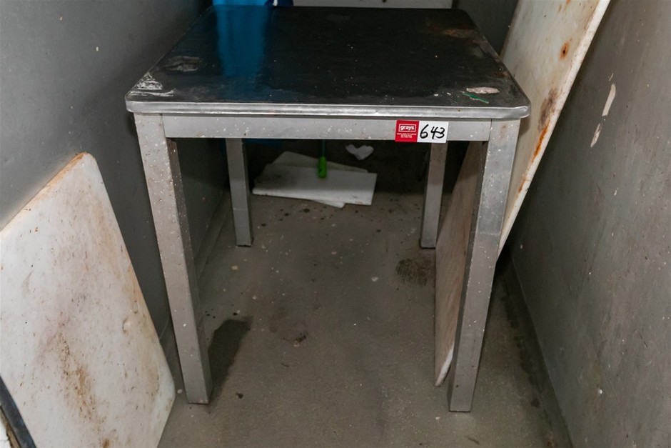 Preparation Bench Free Standing with Nylon Cutting Board