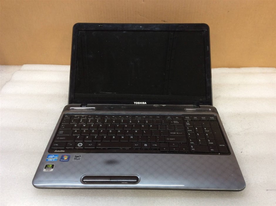 TOSHIBA Satellite L750 Laptop i5 2670QM 4GBRAM 160GB