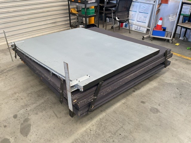 <p>5 x Office Partitions</p>