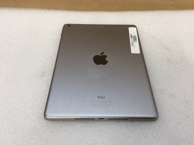 APPLE iPad 5 TABLET A1822 32GB