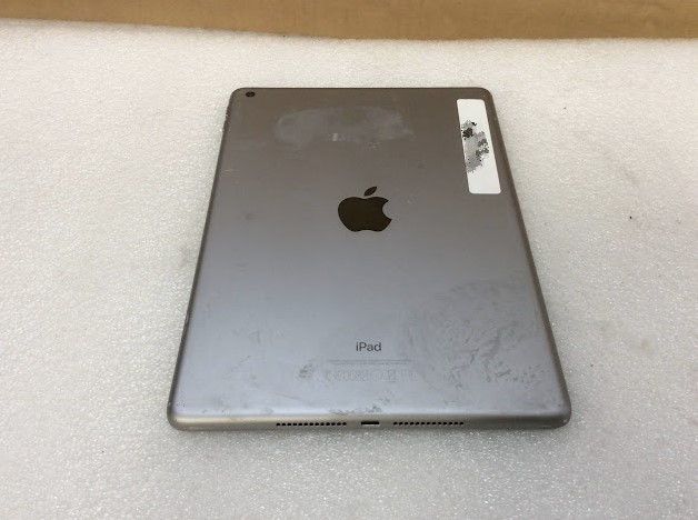 APPLE iPad 5 TABLET A1822 32GB