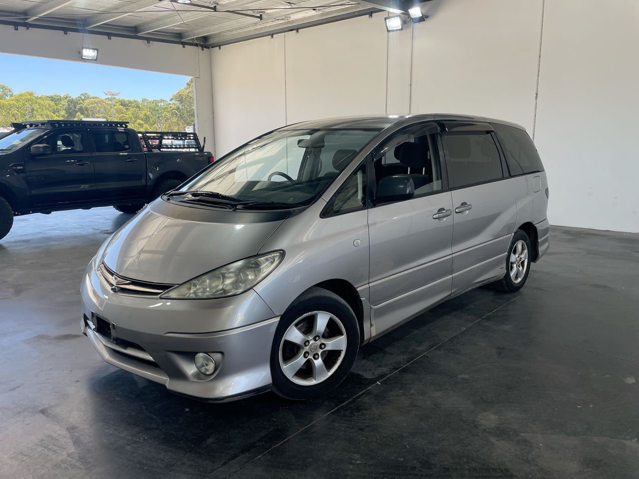 2004 Toyota Estima Automatic Van