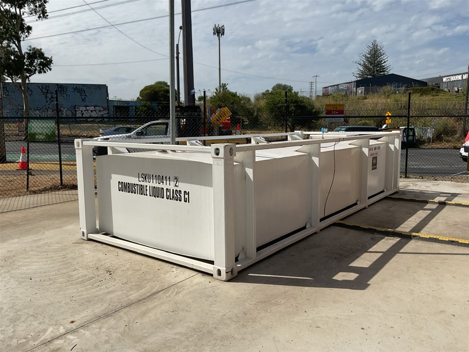 <p>C15 Integral Fuel Tank 10,000 Litre Capacity </p>