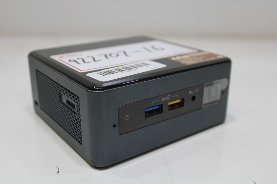 INTEL NUC8I7BEH