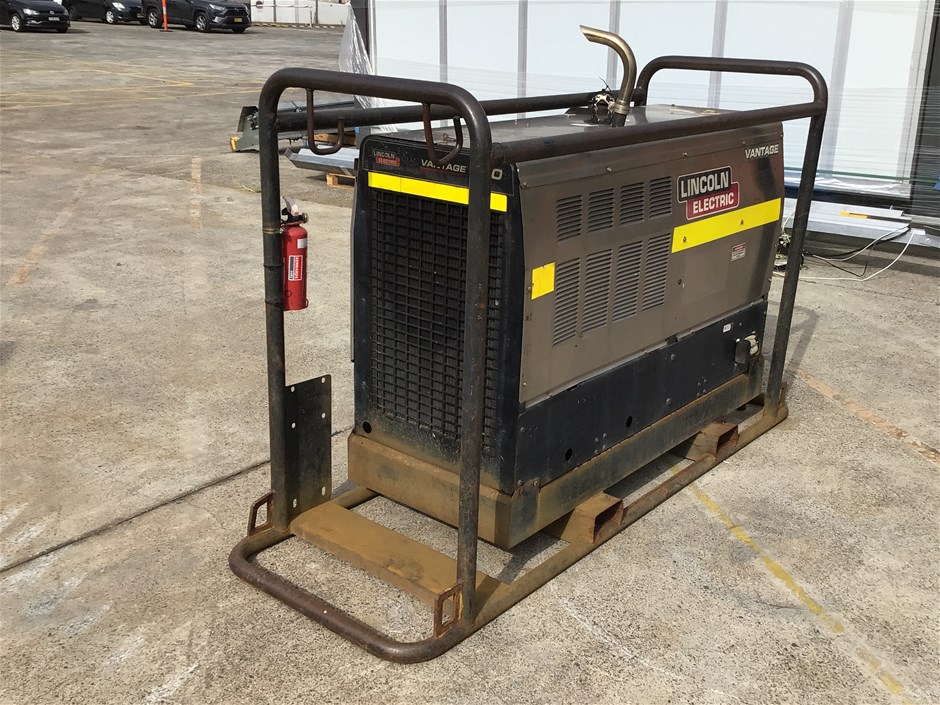 <p>Lincoln Vantage 580 Generator/Welder</p>