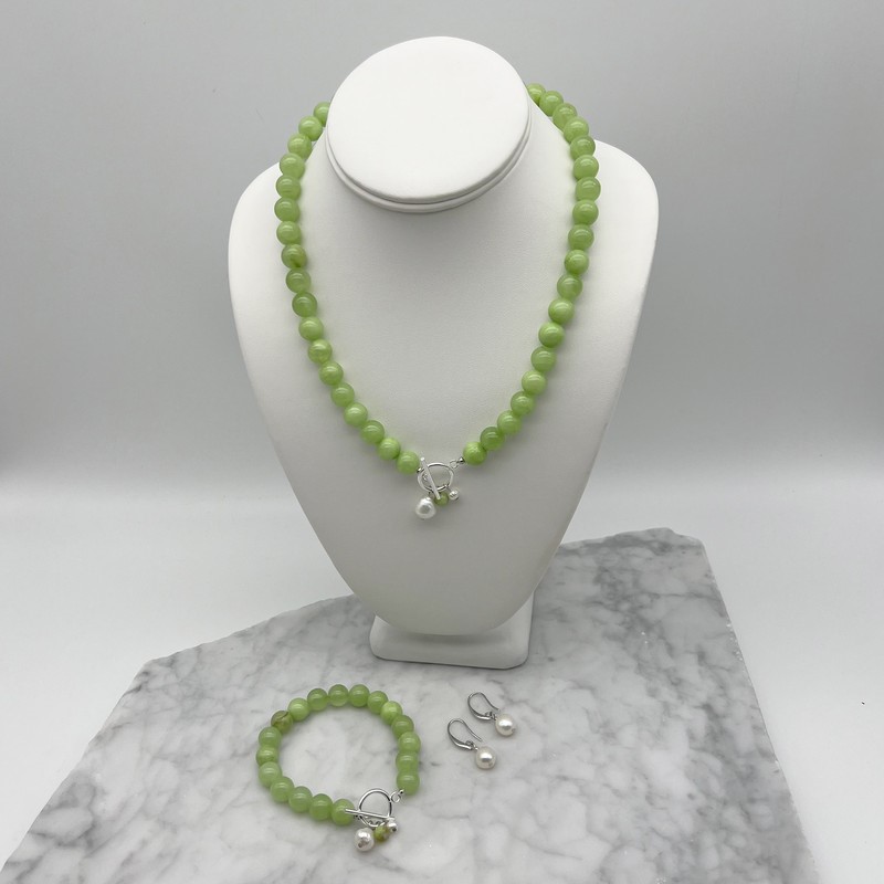 10mm Green Flower Jade 'O' Toggle Gemstone Jewellery Jewellery Set