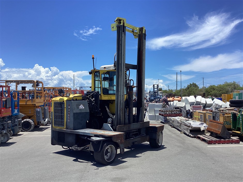 <p>CombiLift C6000 Reach Forklift</p>