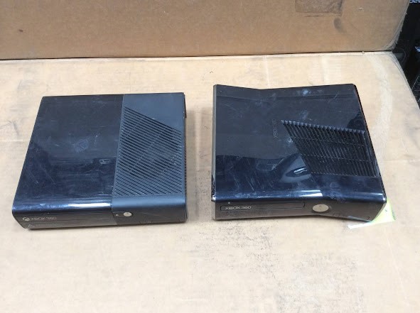 Microsoft Xbox 360 S 1439&360 E 1538 Consoles (Lot of 2)