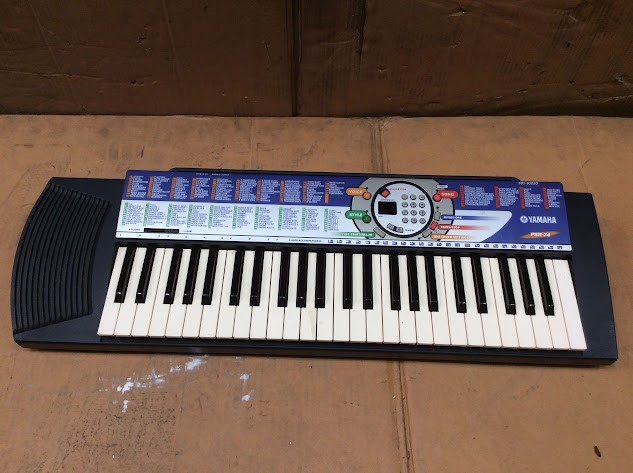 Yamaha PSR-74 Portable Electronic Keyboard